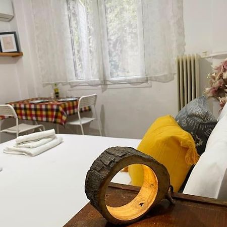 Cute And Quiet Apartment In The Center Of アテネ エクステリア 写真