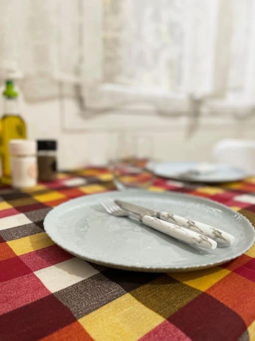 Cute And Quiet Apartment In The Center Of アテネ エクステリア 写真