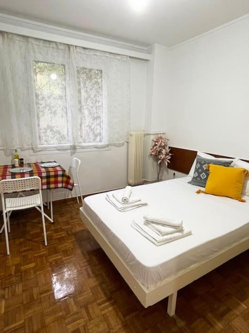 Cute And Quiet Apartment In The Center Of アテネ エクステリア 写真