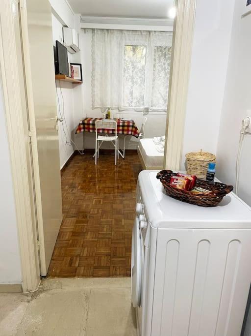 Cute And Quiet Apartment In The Center Of アテネ エクステリア 写真
