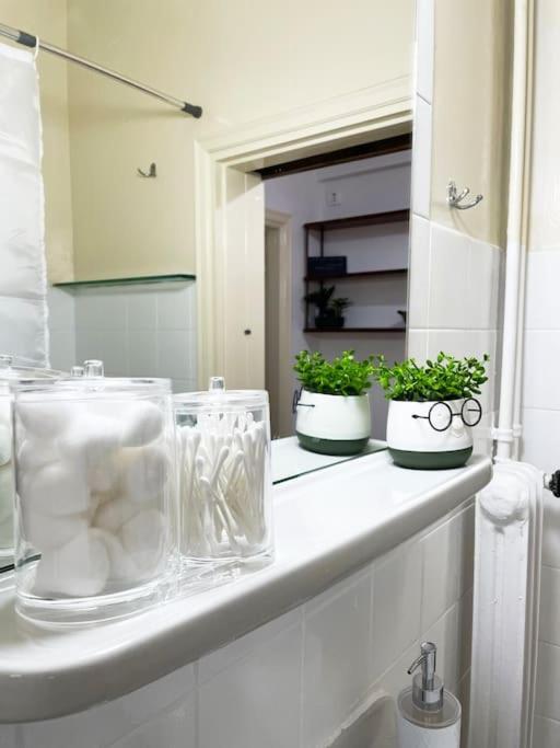 Cute And Quiet Apartment In The Center Of アテネ エクステリア 写真